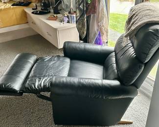 Side & Open View of the Black Leather Reclining Chair.