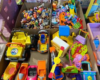 Toys! Dora and mora!