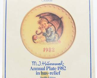 M.J. Hummel Goebel 1982 Annual Plate
