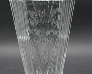 A Crystal Clear Signatures 'Kingston Park' Vase
