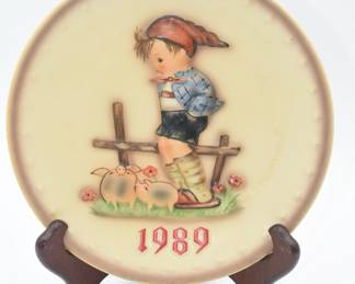 Goebel Hummel 1989 Annual Collector Plate
