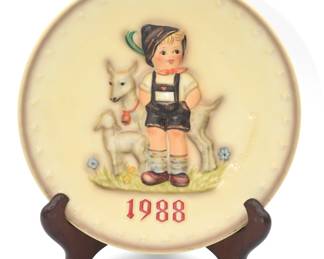 Goebel Hummel 1988 Annual Collector Plate, 'Little Goat Herder' (Hum 284)
