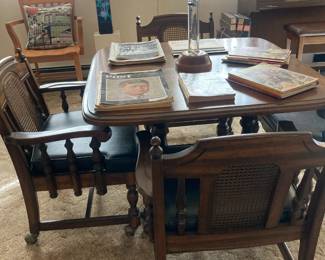 Game table and (4) chairs on casters, vintage magazines and comic books