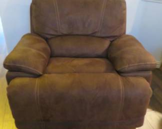 Cindy Crawford Home recliner