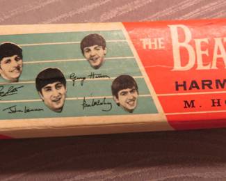 Beatles box Hohner harmonica - Version 1 - Paul and George names are misplaced