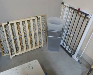Child/pet gates