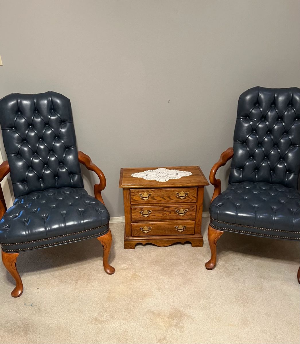 Navy Blue Leather Queen Anne armchairs, Broyhill Oak 3-drawer bedside table