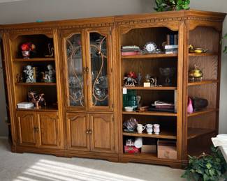 Five-Piece Oak Wall Unit, accessories