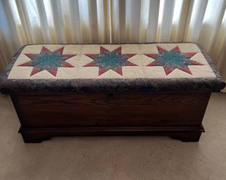 Lane Cedar Chest with attached Cushion Top