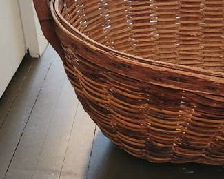 large perfect shape splint oak basket