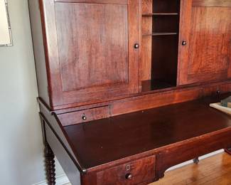 walnut plantation desk