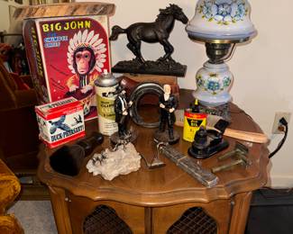 Gone with the wind lamp, vintage accent table