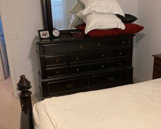 Thomasville dresser, queen bed, chest. Sold as a set only. Mattress sold separately espresso finish 