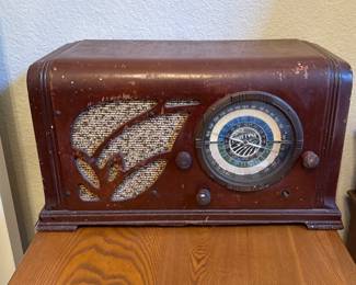 Truetone D-723 Tube Radio, Circa 1930s