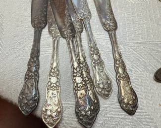 Vintage “Lily” Pattern Silver-Plated Butter Knives by Wm Rogers & Sons