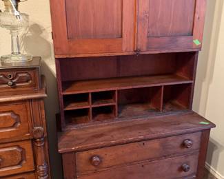 Primitive dresser with top shelf