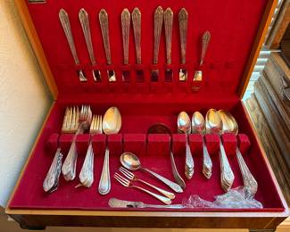 silver plated utensils with case