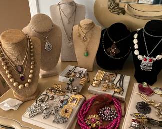 Costume jewelry 