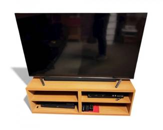 106 TCL55TVwithStandYamahaSoundbarSonyBlurayMagnavoxDVR