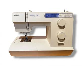 133 PfaffHobby1142SewingMachine