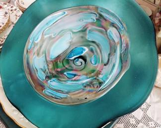 GORGEOUS PLATE TO WALL MOUNT