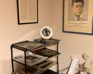 JFK - 2 pictures, a plate with family, magazine