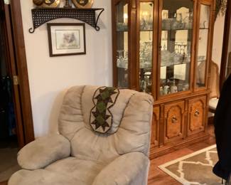 Dining room rug, shelving Berkline Recliner