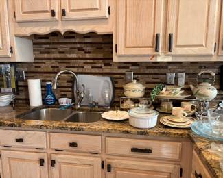 covered casserole dishes and set of dinnerware