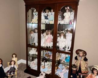 Curio cabinet
All dolls are also for sale