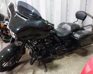 2018 Harley Street Glide (blackout