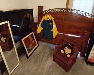 king size wood bed, MSU canopy, kids recliner, projection TV, Uof M, wall art