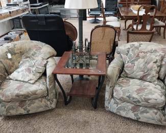 swivel chairs, end table