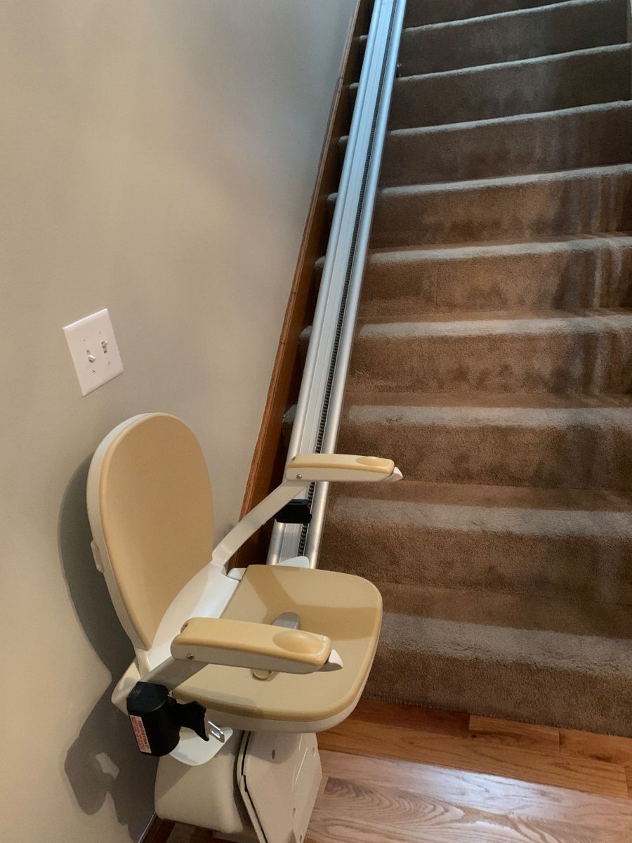 Acorn chair lift - PRE SALE ITEM - text 309-531-6878 to set appt. Have all paperwork including receipt of over $4,000. Sale price $1,200. Plan to sell and schedule removal prior to sale date.