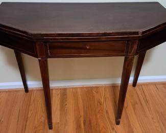 FLIP TOP GATE LEG TABLE