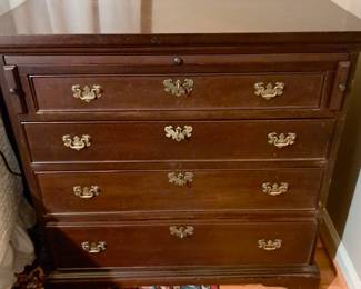 4 LOCKING DRAWER SILVER JEWELRY DRESSER W KEYS