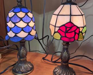 Lovely stained glass miniature lamps (approx. 10 inches tall)