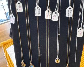 Fine gold jewelry necklaces