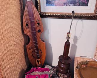 Hand carved craftsman made Dulcimer with quilted case and music