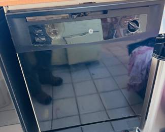 GE Energy Star Convertible/Portable Dishwasher. Modal GSC3500R20BB.