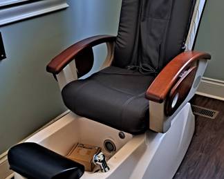 PEDICURE & MASSAGE CHAIR 