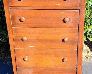 KEARNS FURNITURE HIGH POINT DRESSER
