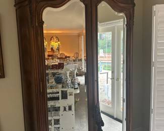 vintage mirror amoire (closed)