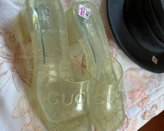 Gucci slides -size 8