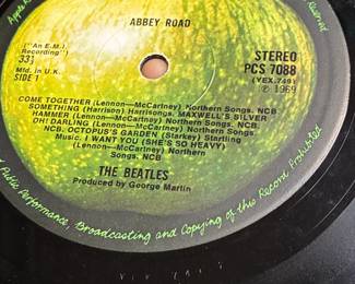 Why 1st press? No "Your Majesty" in track list; misaligned apple on jacket; "Mfd in UK" on record label; "33 1/2" on record label misaligned; laminated jacket