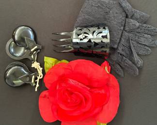 Vtge Elton bakelite castanets, flamenco peineta comb made in Hong Kong