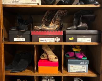 Amalfi, Kate Spade, Salvatore Ferragami, Arche, Delmar, Todd's, Cole Haan, Donald Pliner, Taryn Rose