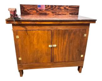 Garage Cabinet w Vice