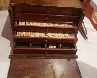 Antique mahjong case