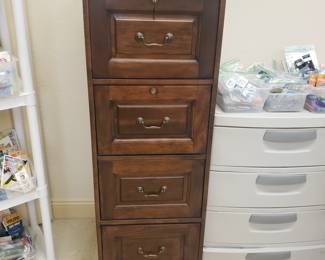 Wood filing cabinet w key