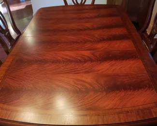  Thomasville dining table w 8 chairs, 3 leaves, table pad